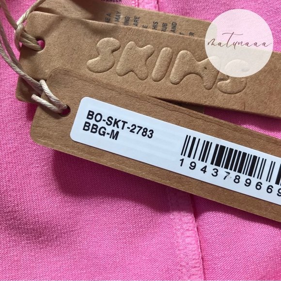 Skims Outdoor Long Skirt in Bubble Gum M - Picture 3 of 3